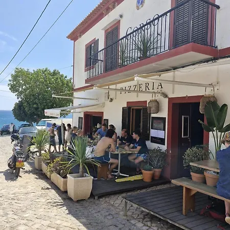 Casa Phoebe - New Renovated Sleeps 5 - 1 Min * Burgau