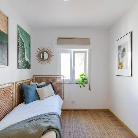 Casa Phoebe - New Renovated Sleeps 5 - 1 Min Apartament