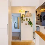 Casa Phoebe - New Renovated Sleeps 5 - 1 Min Burgau