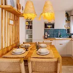 Casa Phoebe - New Renovated Sleeps 5 - 1 Min