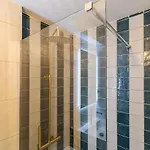 Casa Phoebe - New Renovated Sleeps 5 - 1 Min Burgau