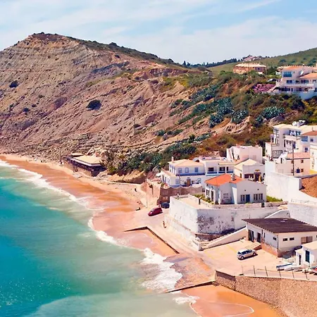 Casa Phoebe - New Renovated Sleeps 5 - 1 Min Apartamento Burgau