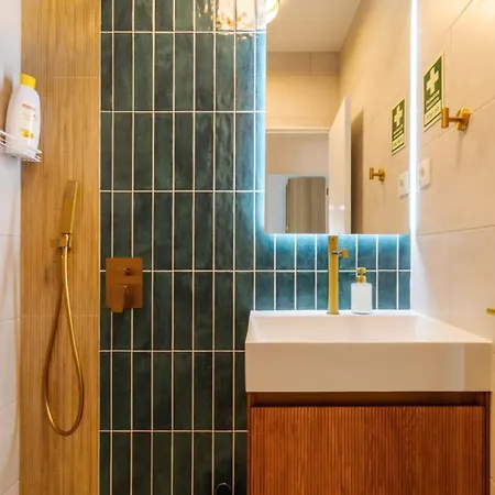 Lägenhet Casa Phoebe - New Renovated Sleeps 5 - 1 Min Burgau