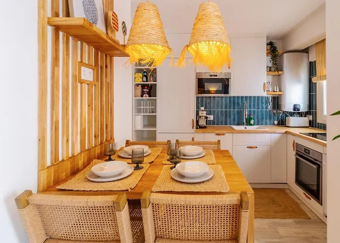 Casa Phoebe - New Renovated Sleeps 5 - 1 Min