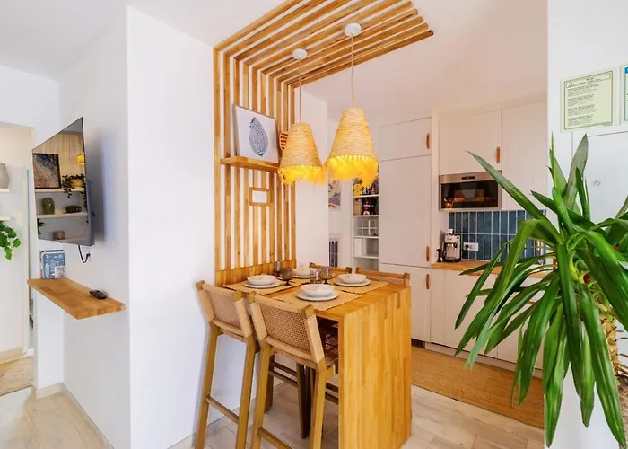 Casa Phoebe - New Renovated Sleeps 5 - 1 Min * 부르가우